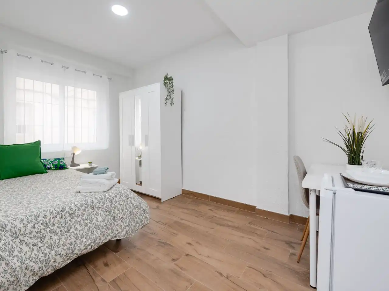 Bedroom of Flat for share in Orihuela  with Air Conditioner, Heating and Furnished