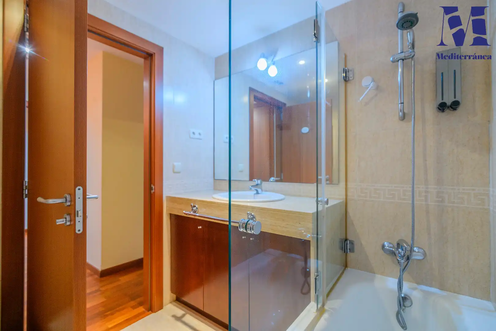 Bathroom of Flat for rent in Castelldefels  with Air Conditioner, Heating and Parquet flooring