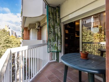 Flat with balcony for sale in Eixample