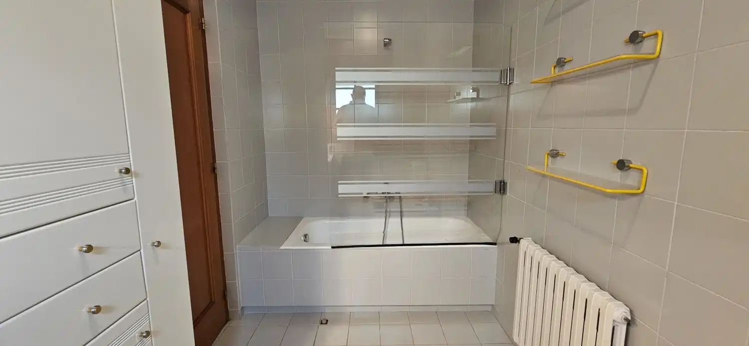 Bany de Casa o xalet en venda en Corbera de Llobregat amb Aire condicionat i Calefacció