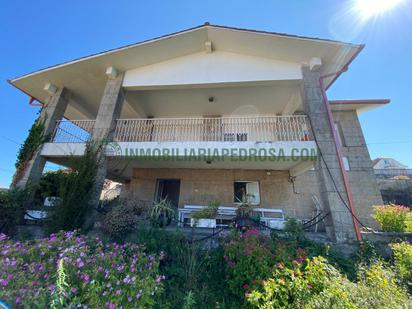 Vista exterior de Casa o xalet en venda en Pontevedra Capital  amb Terrassa, Piscina i Balcó