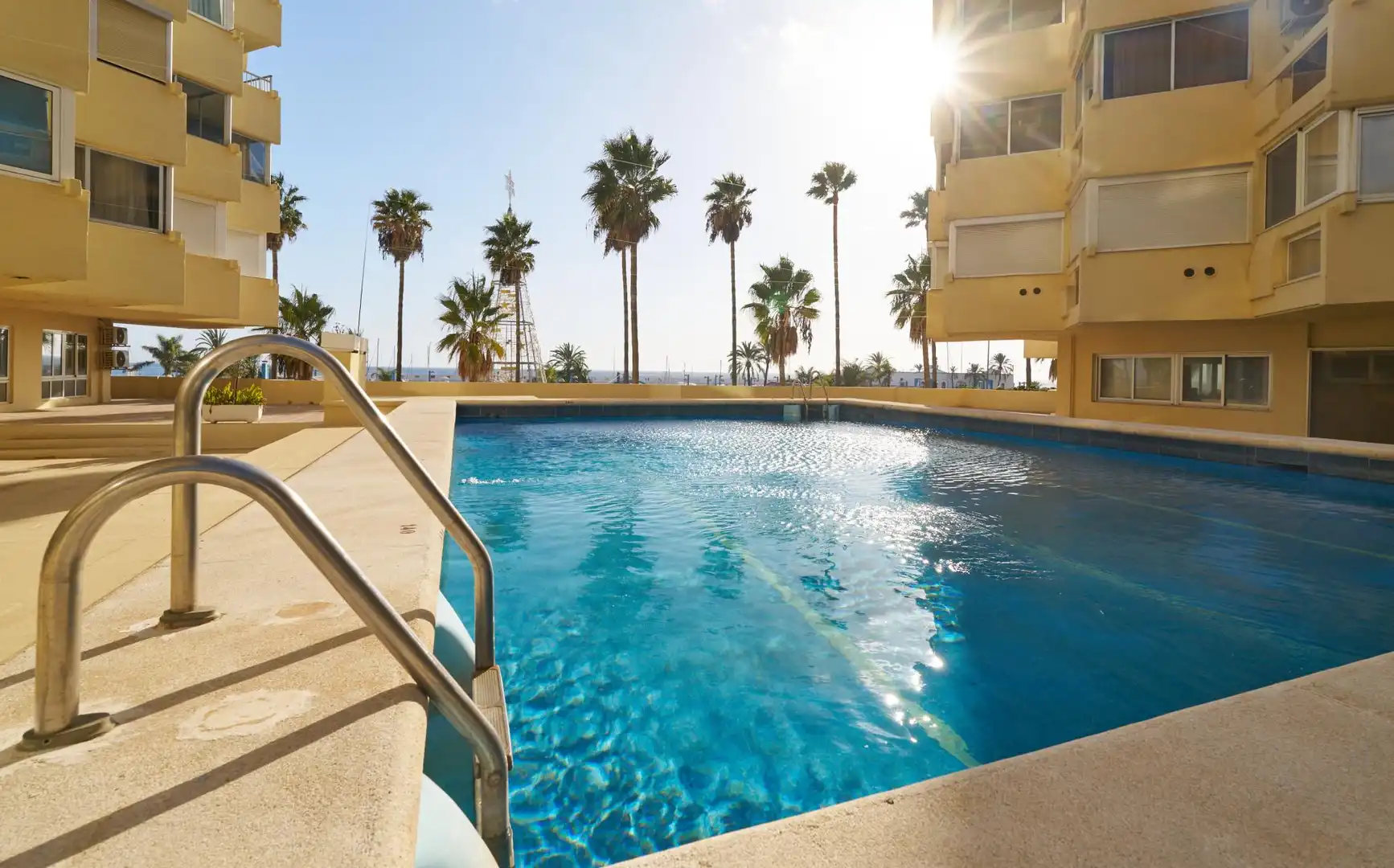 Schwimmbecken von Wohnungen zum Verkauf in Marbella mit Klimaanlage, Möbliert und Balkon