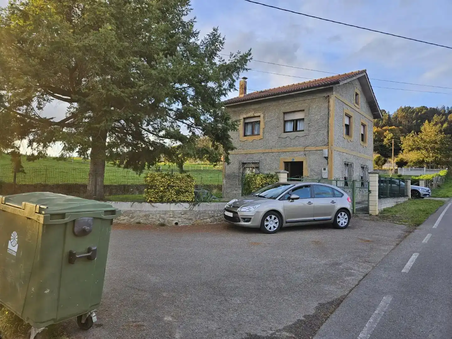 Vista exterior de Pis en venda en Nava