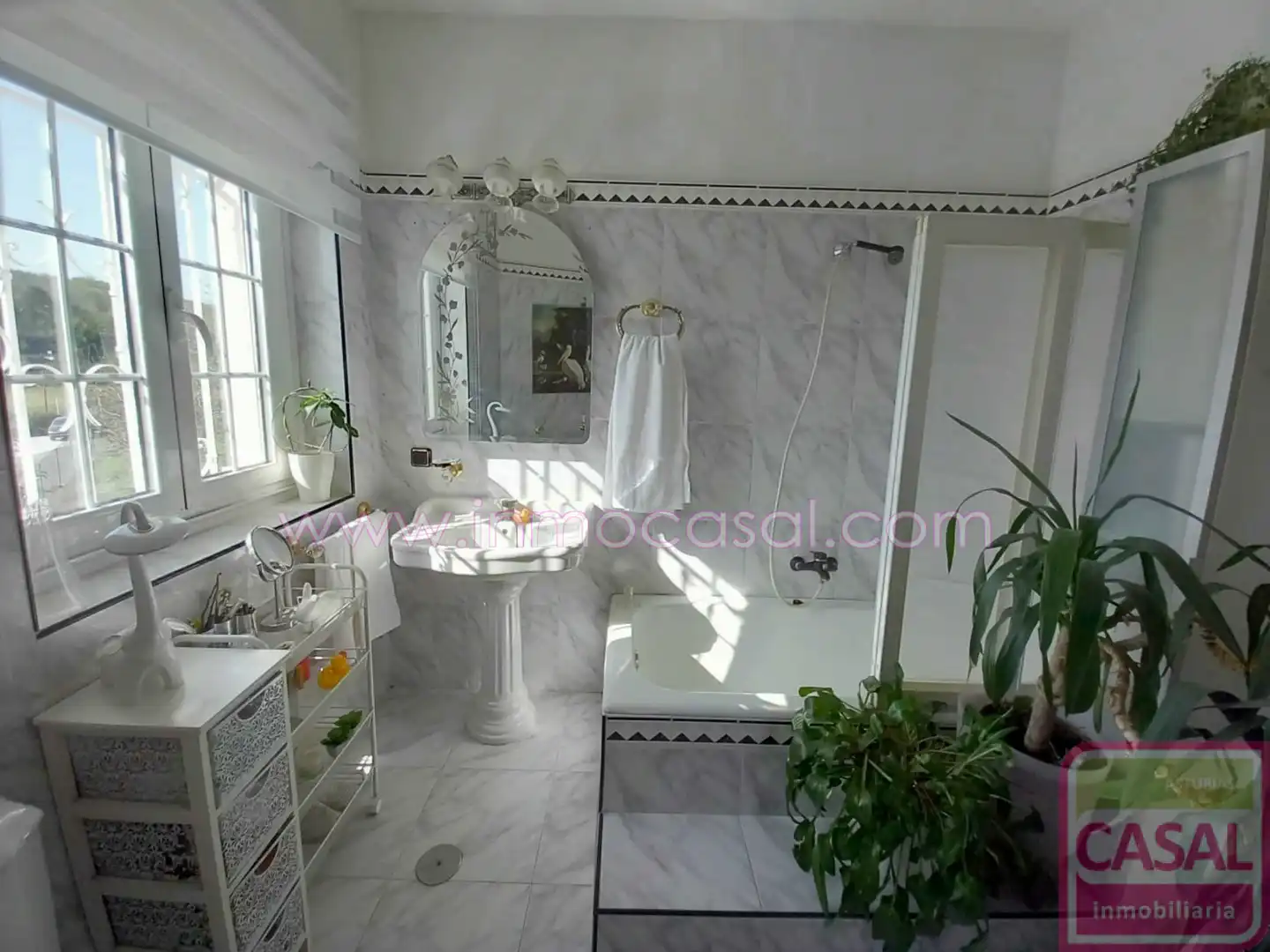 Bathroom of Houses for sale in Oviedo   with Heating and Storage room