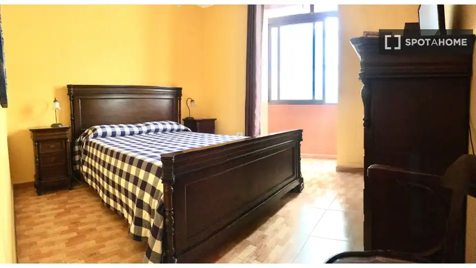 Dormitori de Apartament per a compartir en Santa Cruz de Tenerife amb Aire condicionat, Terrassa i Moblat