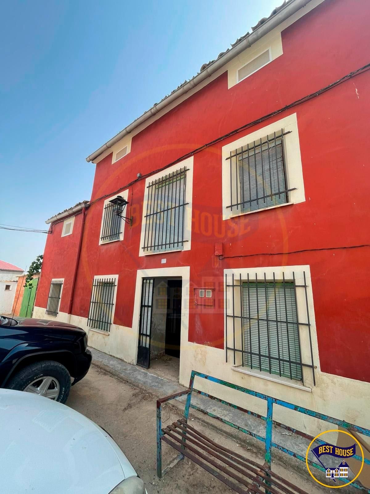 Vista exterior de Casa o xalet en venda en Canalejas del Arroyo amb Terrassa