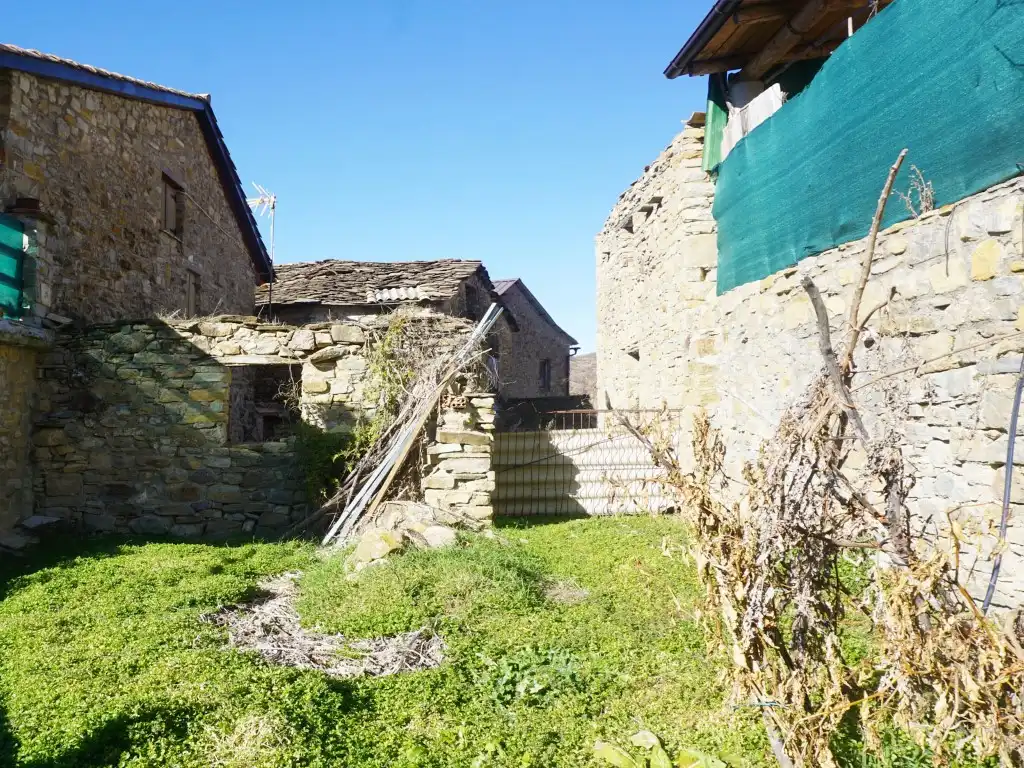 Houses for sale in Beranuy