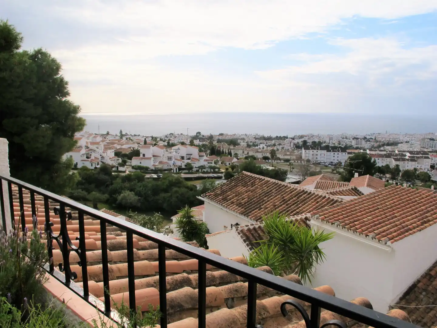 Vista exterior de Apartamento en venta en Nerja con Aire acondicionado, Terraza y Amueblado