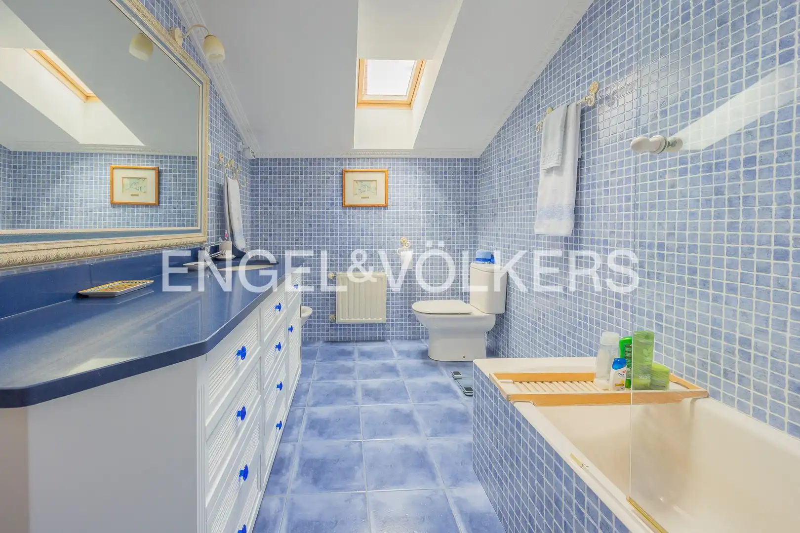 Baño de Casa o chalet en venta en Loiu con Calefacción, Jardín privado y Trastero