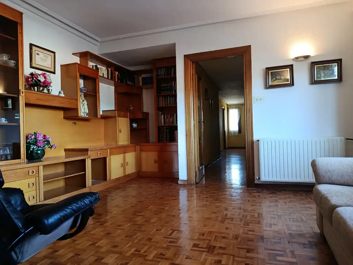 Sala de estar de Piso en venta en Burgo de Osma - Ciudad de Osma con Aire acondicionado, Parquet y Amueblado