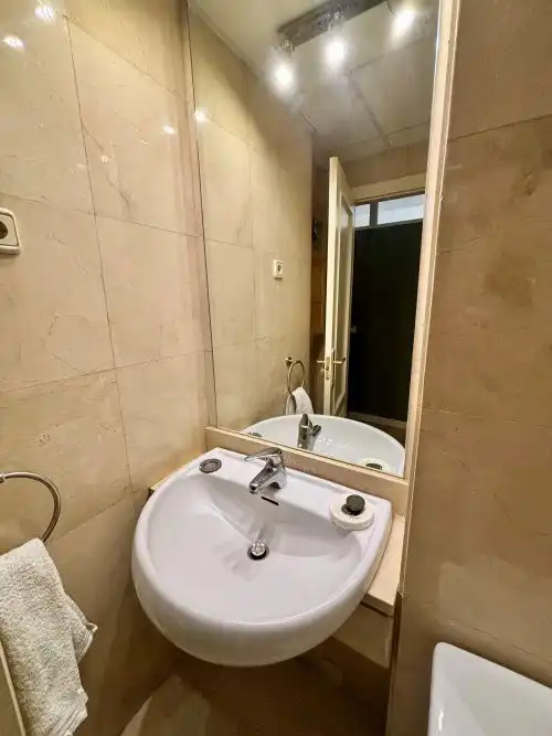 Bathroom of Flat for rent in Madrid  with Heating, Parquet flooring and Terrace