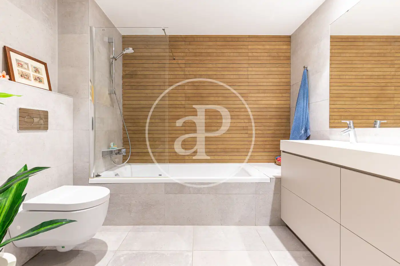 Bathroom of Flat for sale in Sant Cugat del Vallès  with Air Conditioner, Heating and Private garden
