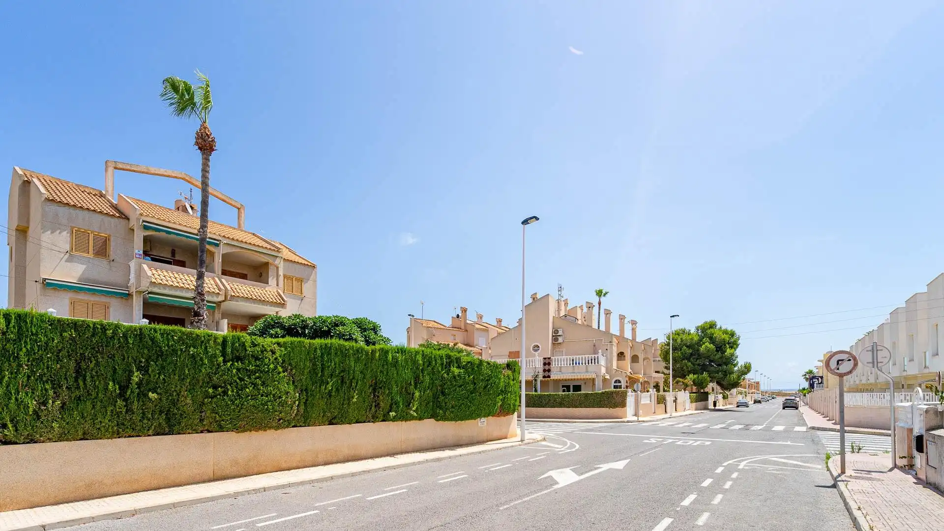 Außenansicht von Wohnungen zum Verkauf in Torrevieja mit Terrasse und Gemeinschaftspool