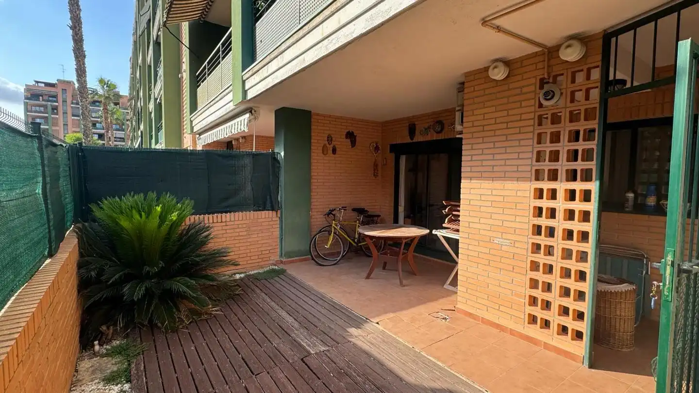 Terraza de Planta baja de alquiler en Paterna con Aire acondicionado, Terraza y Amueblado