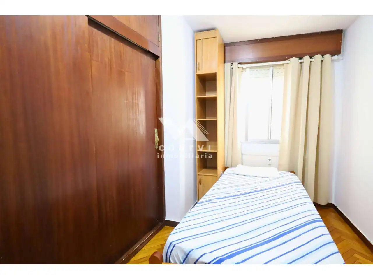 Schlafzimmer von Wohnung zur Miete in Ourense Capital  mit Heizung, Abstellraum und Möbliert