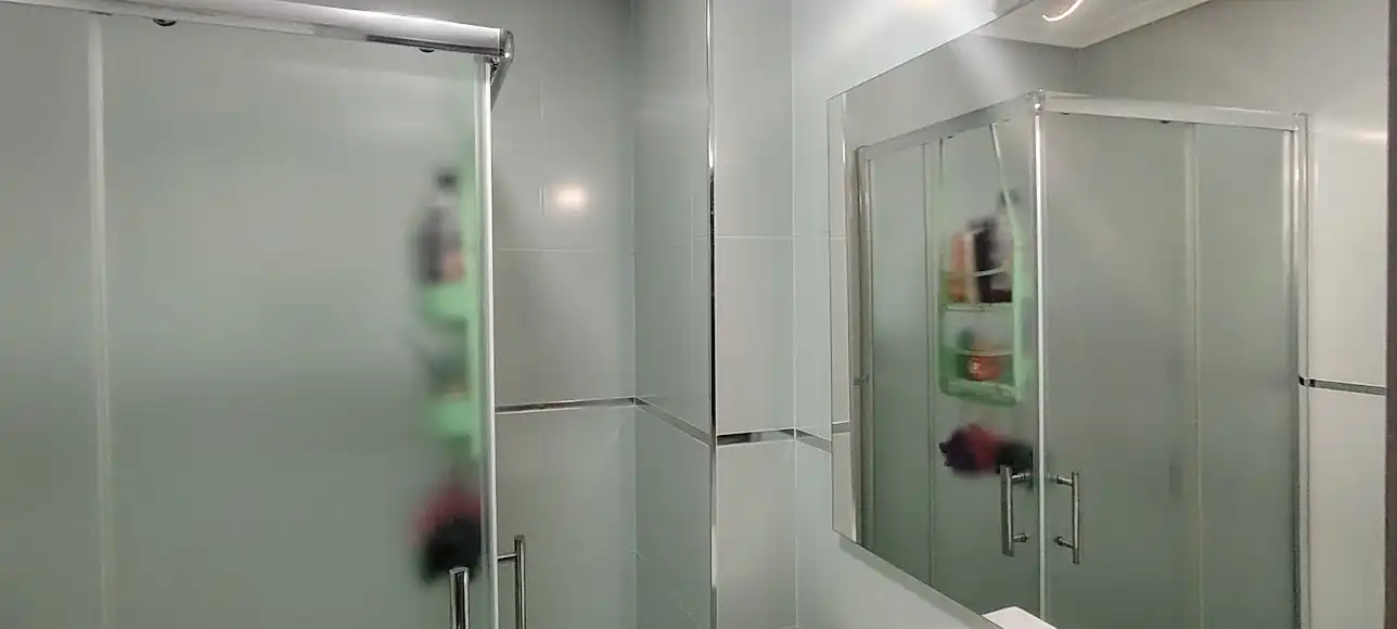 Badezimmer von Wohnung zum Verkauf in Linares mit Klimaanlage, Heizung und Privatgarten