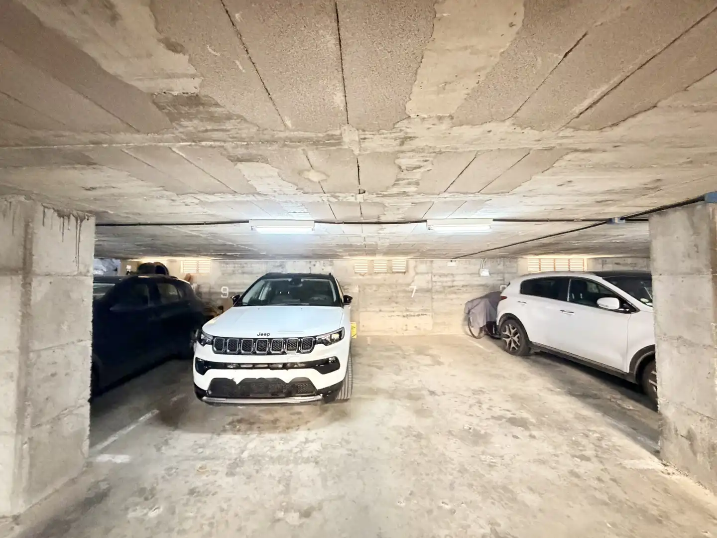 Parking de Dúplex en venta en Empuriabrava con Calefacción, Terraza y Horno