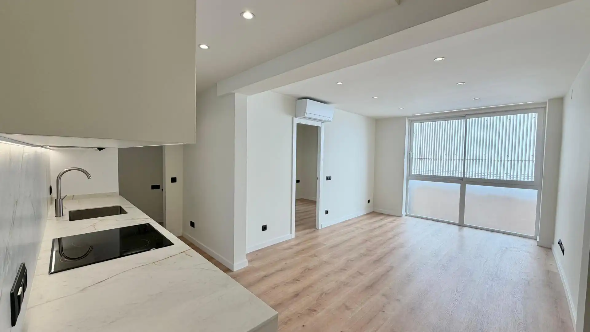 Living room of Flat for sale in Sant Joan Despí  with Air Conditioner and Parquet flooring