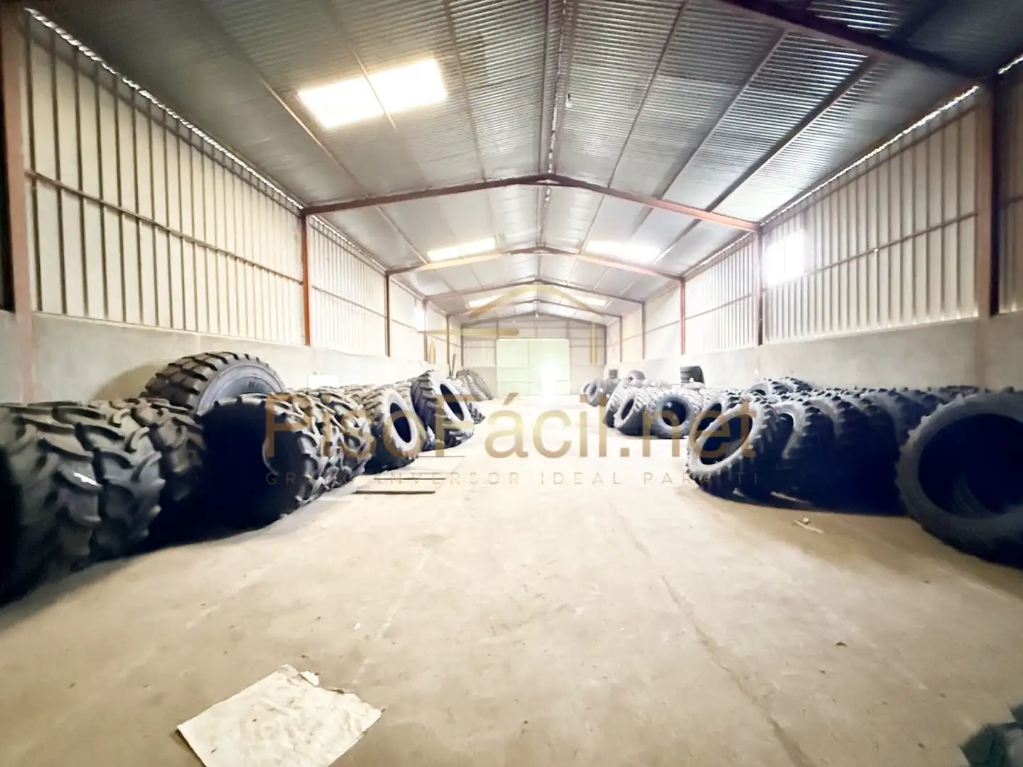 Nave industrial en venta en Casarrubuelos