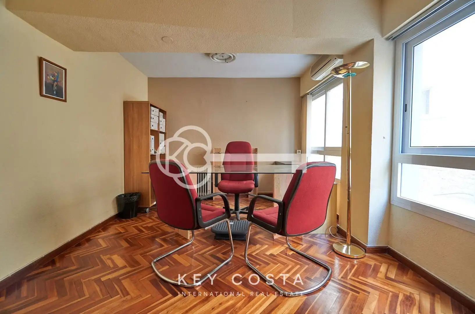 Office for sale in Barrio del Centro