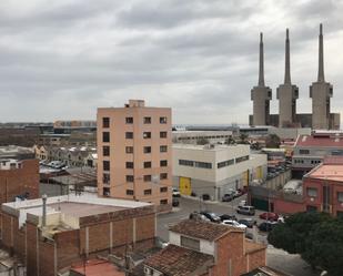 Vista exterior de Edifici en venda en Sant Adrià de Besòs