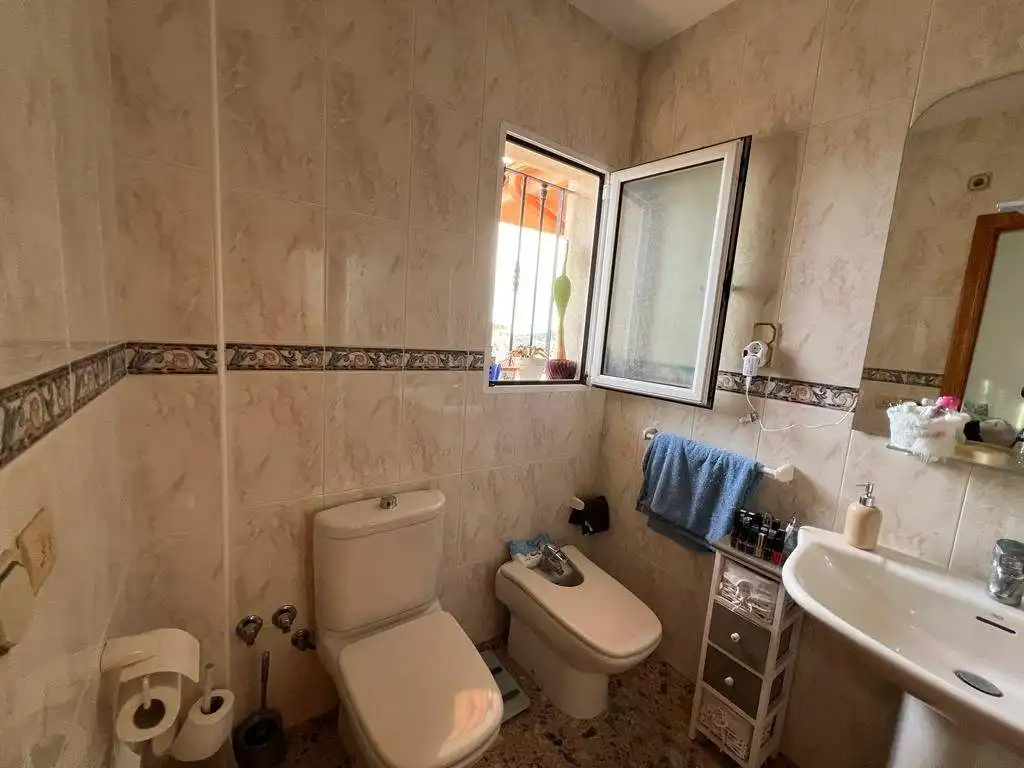 Bany de Casa o xalet en venda en Polop amb Calefacció, Jardí privat i Terrassa
