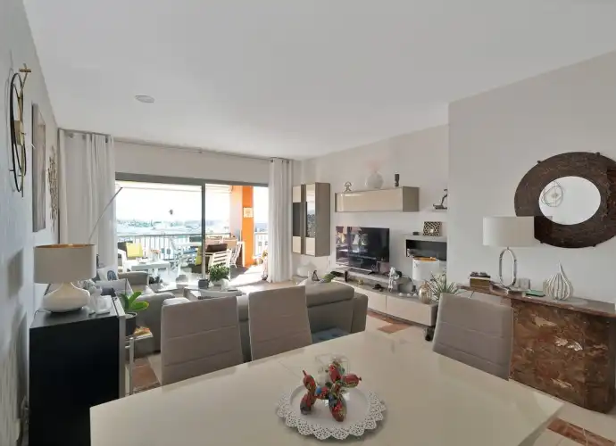 Apartamento con piscina en venta en Calle Pico Alcazaba 21, imagen 10