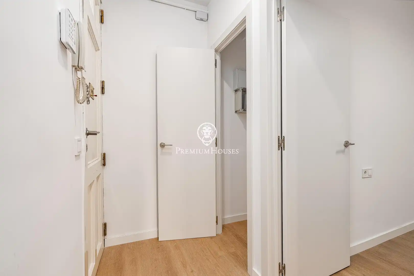 Apartments for sale in Barcelona  with Parquet flooring