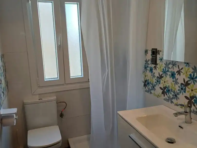 Badezimmer von Wohnung zur Miete in Santander