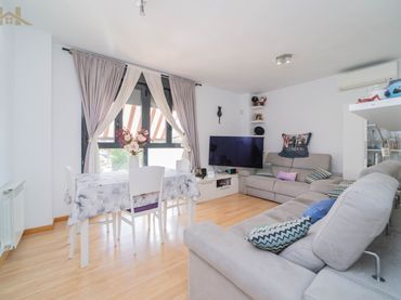 Piso con piscina en venta en Sur - PAU 4