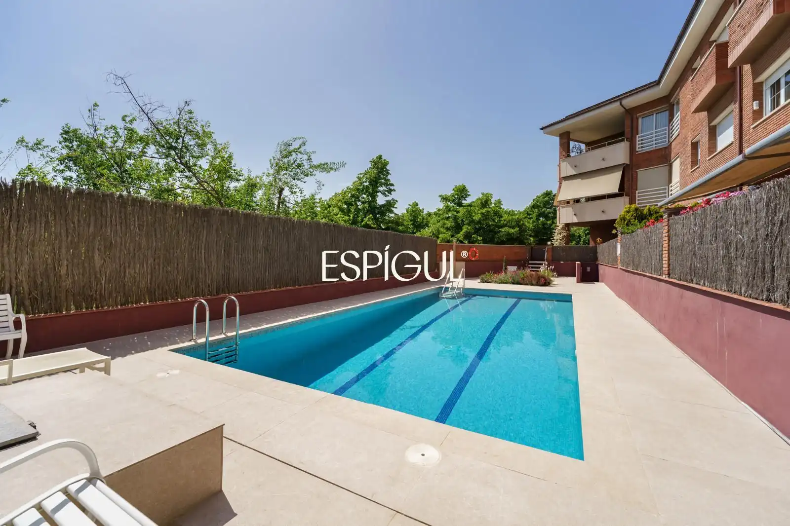 Swimming pool of Flat for rent in Sant Cugat del Vallès  with Air Conditioner, Heating and Parquet flooring