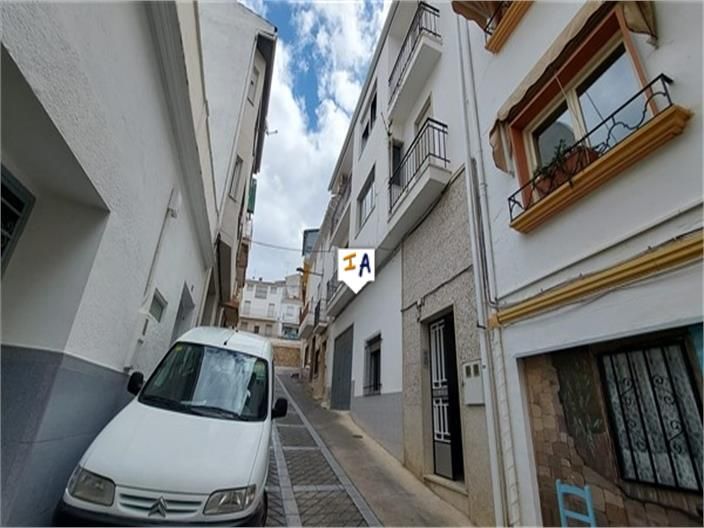 Exterior view of Single-family semi-detached for sale in Castillo de Locubín  with Air Conditioner, Terrace and Storage room