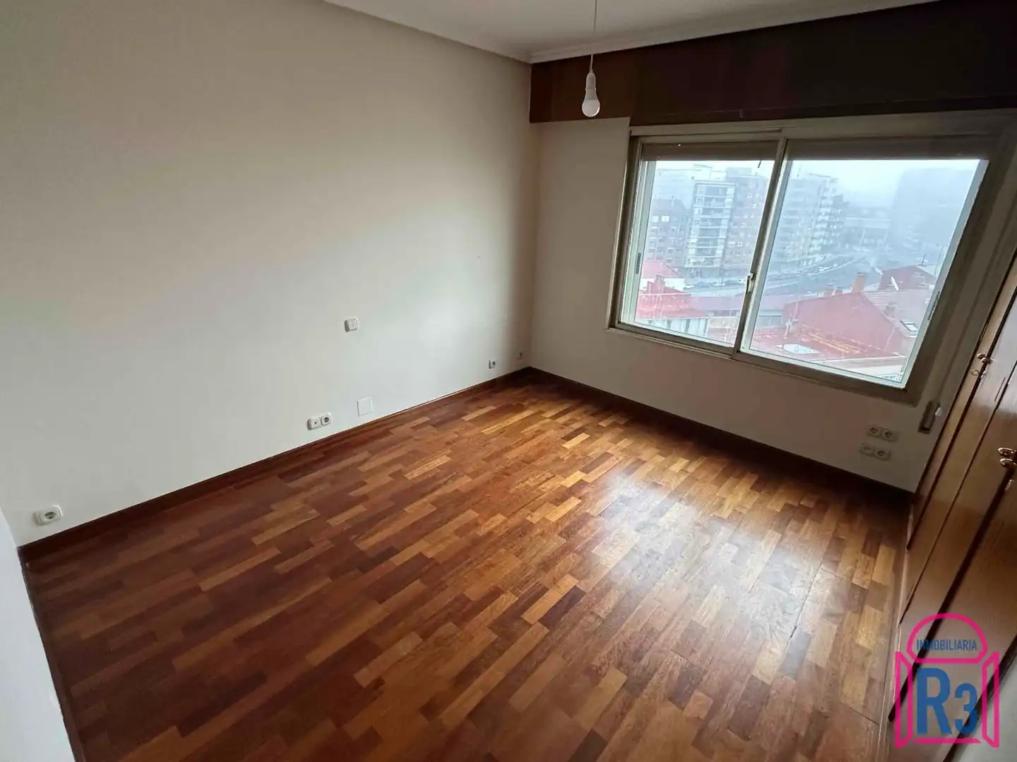 Habitación de Piso de alquiler en León Capital  con Calefacción y Terraza