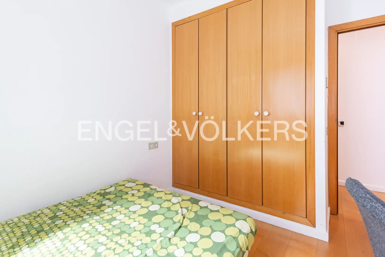 Bedroom of Houses for sale in Barcelona  with Air Conditioner, Heating and Private garden