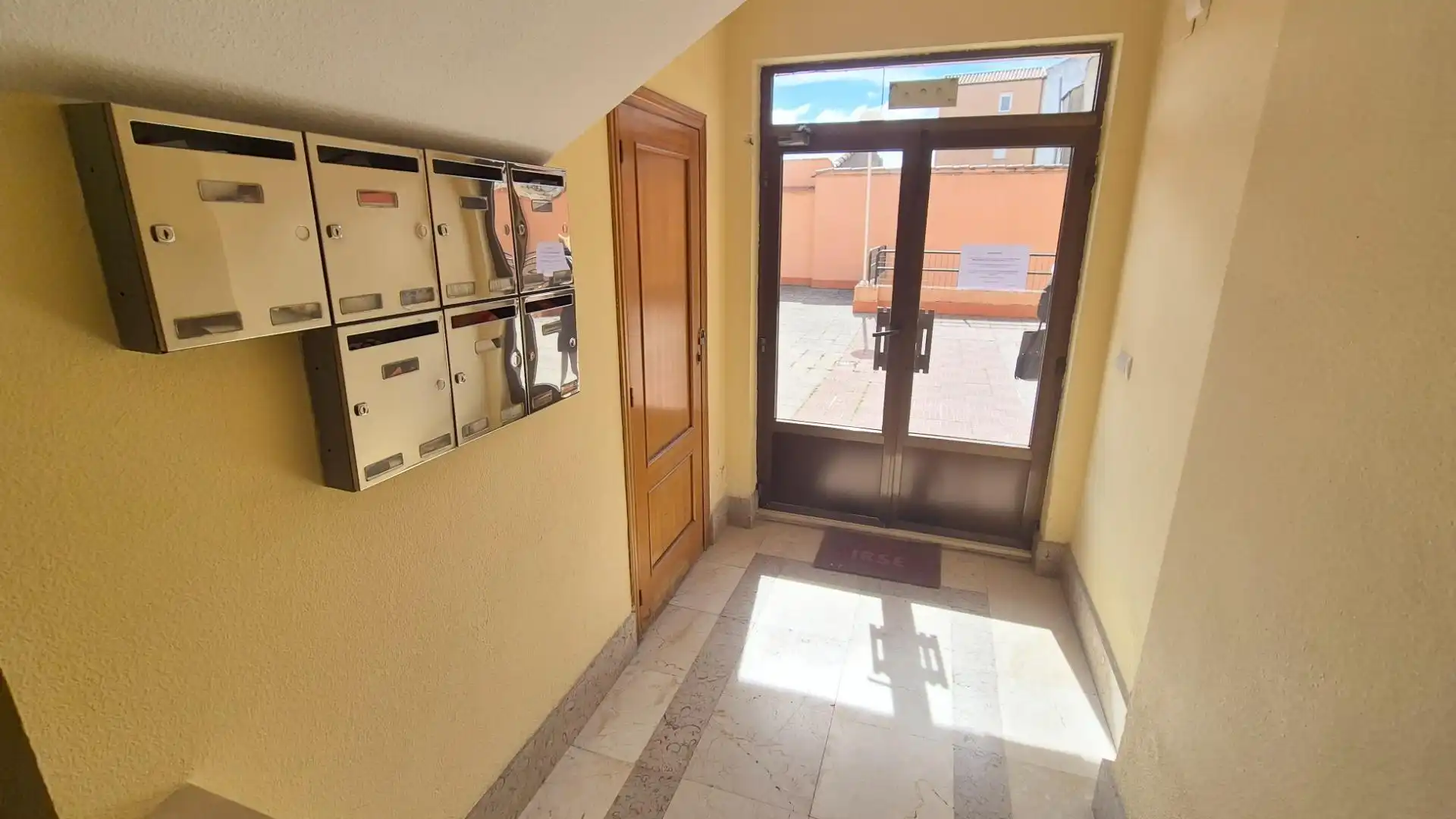 Aparcament de Pis en venda en Castellanos de Moriscos amb Calefacció, Traster i Balcó