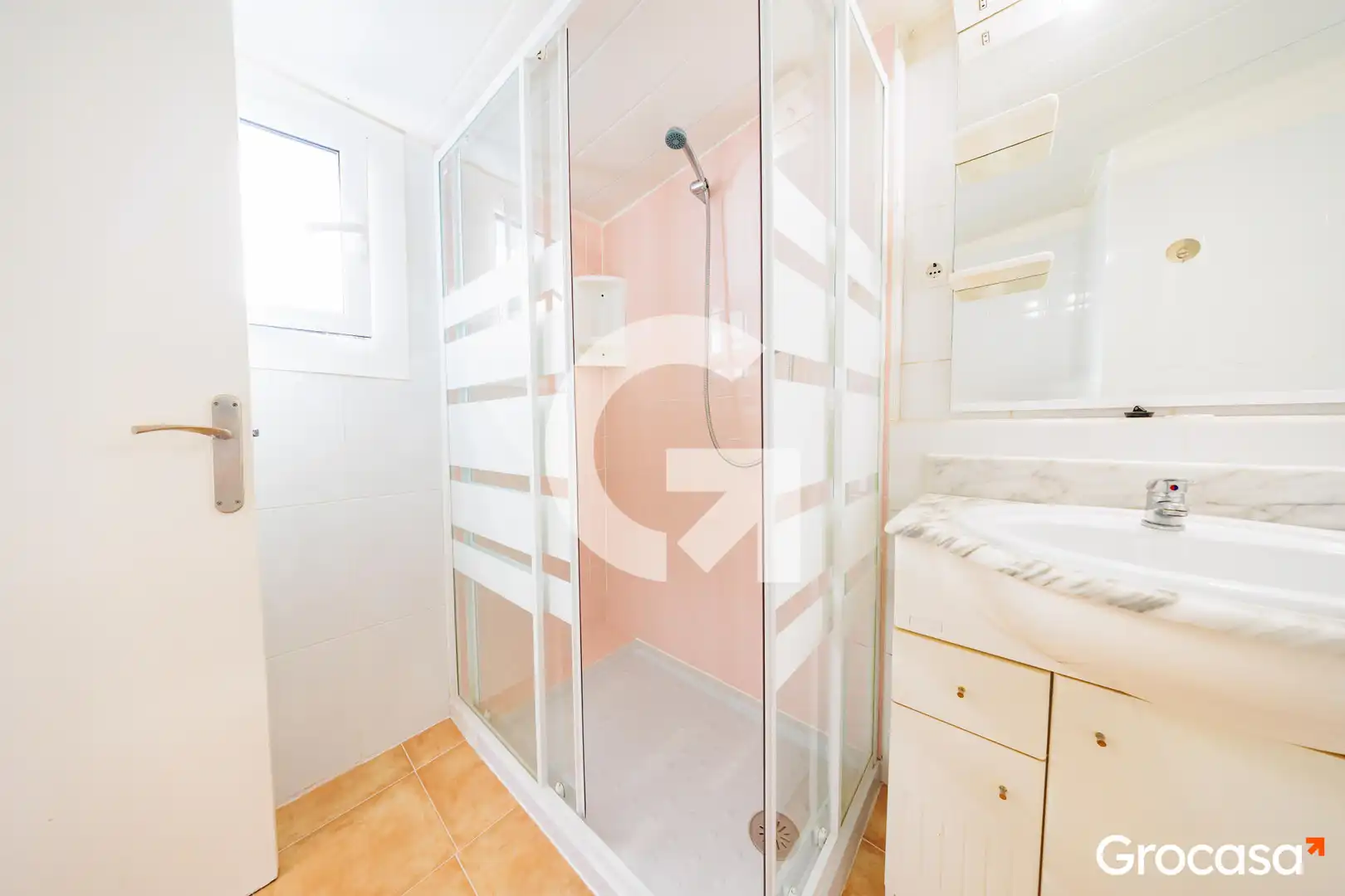 Badezimmer von Erdgeschoss zum Verkauf in Terrassa mit Heizung, Terrasse und Abstellraum