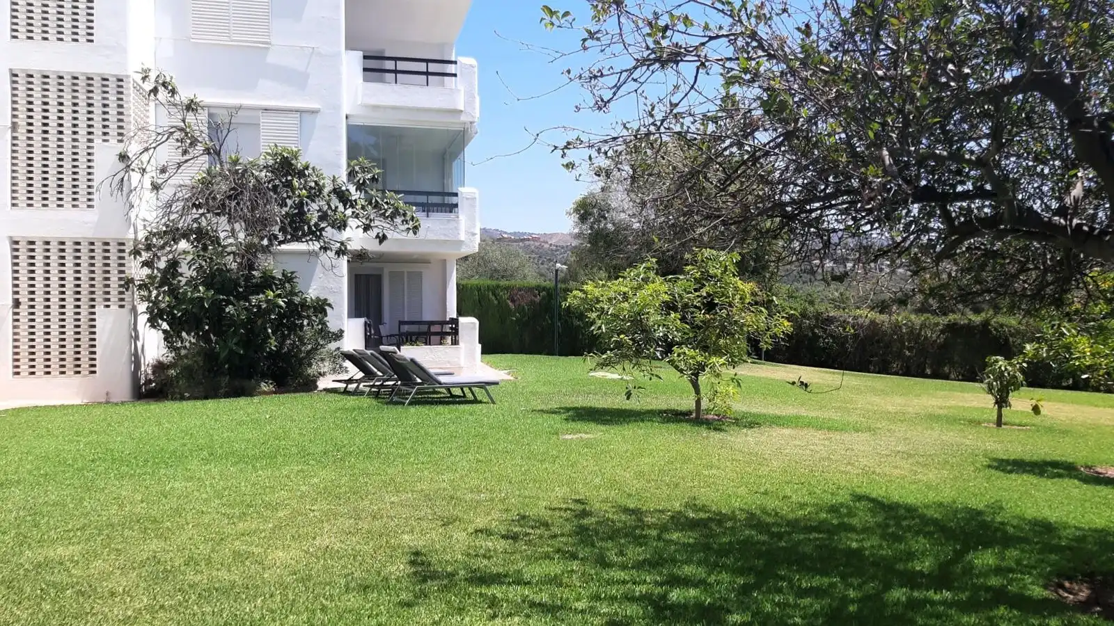Jardín de Piso en venta en Marbella con Aire acondicionado, Terraza y Amueblado