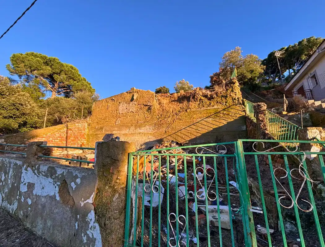 Wohnbaugrundstück zum Verkauf in Carrer del Canigó, imagen 4