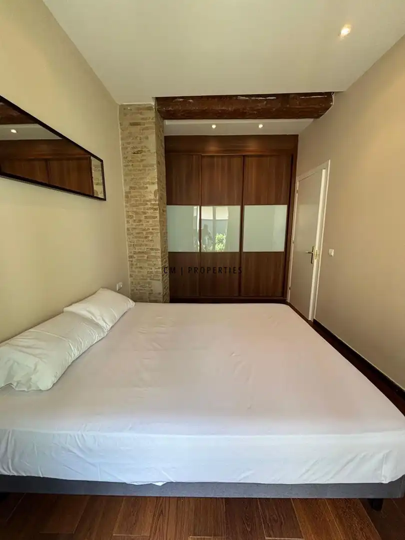 Schlafzimmer von Wohnung zur Miete in Valencia mit Klimaanlage, Heizung und Parkett