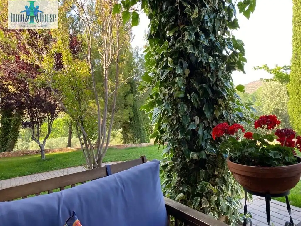 Terraza de Casa o chalet en venta en Alcaraz con Jardín privado y Amueblado
