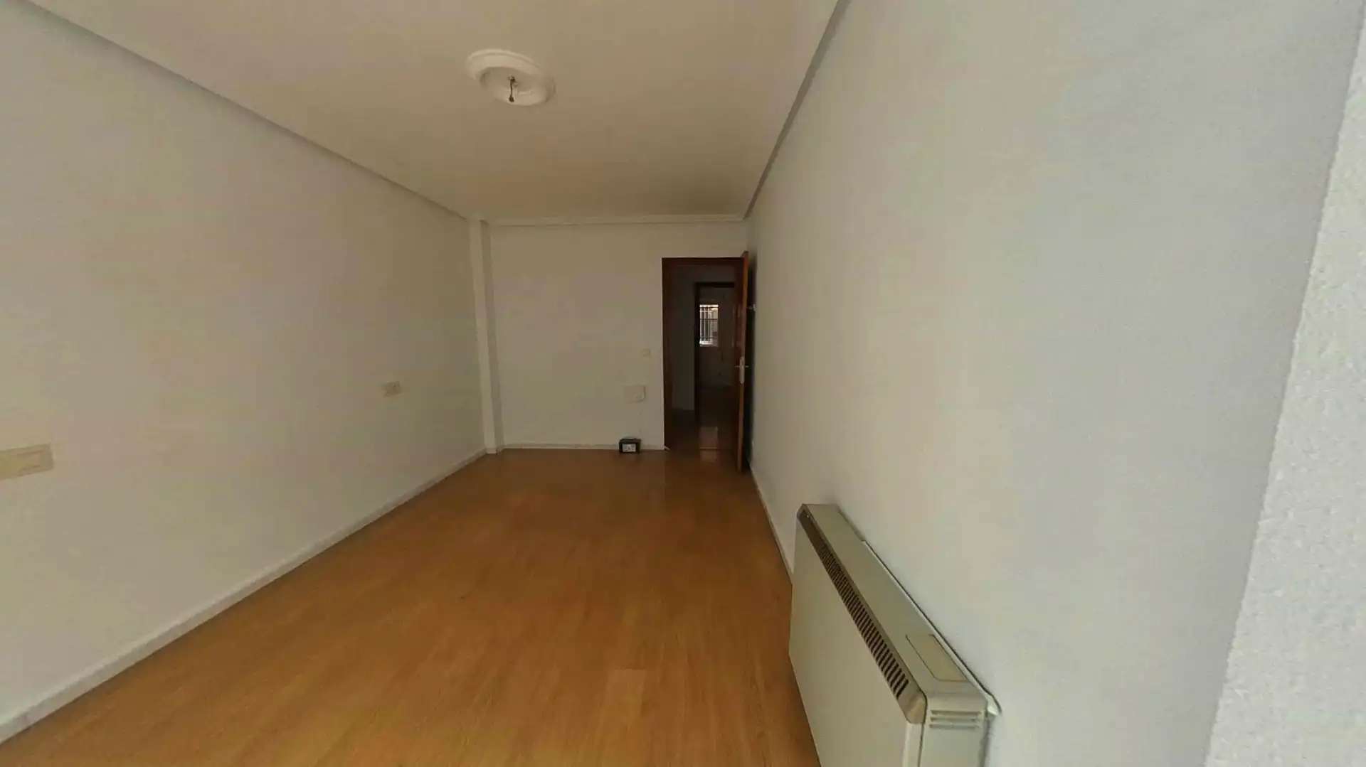Wohnung zum Verkauf in Benavente mit Heizung, Ofen und Balkon
