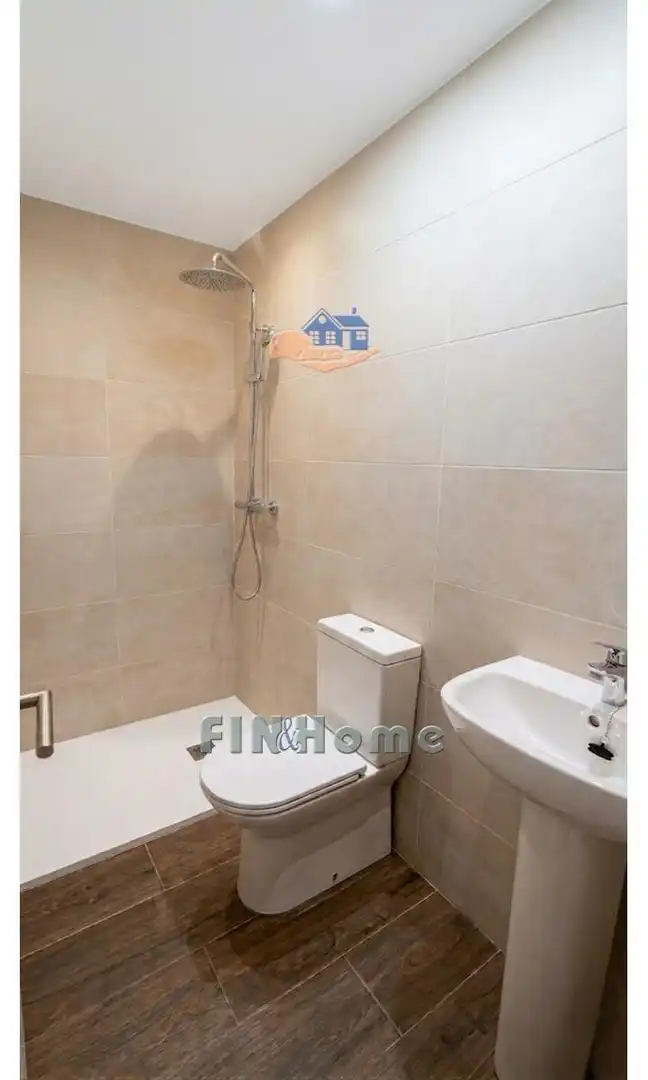 Badezimmer von Wohnung zum Verkauf in Sevilla mit Klimaanlage und Heizung