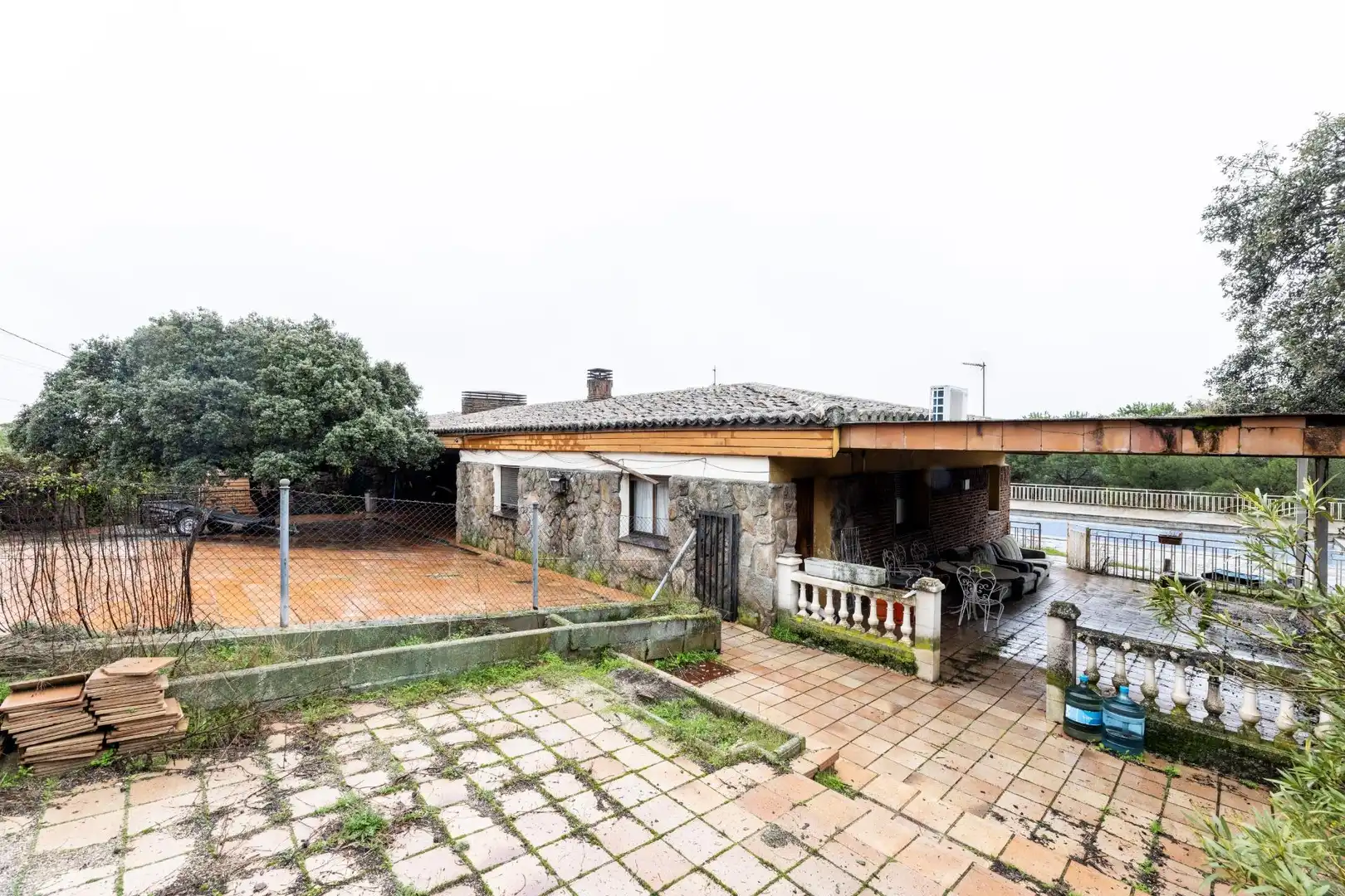 Vista exterior de Casa o xalet en venda en Torrelodones amb Calefacció, Jardí privat i Terrassa