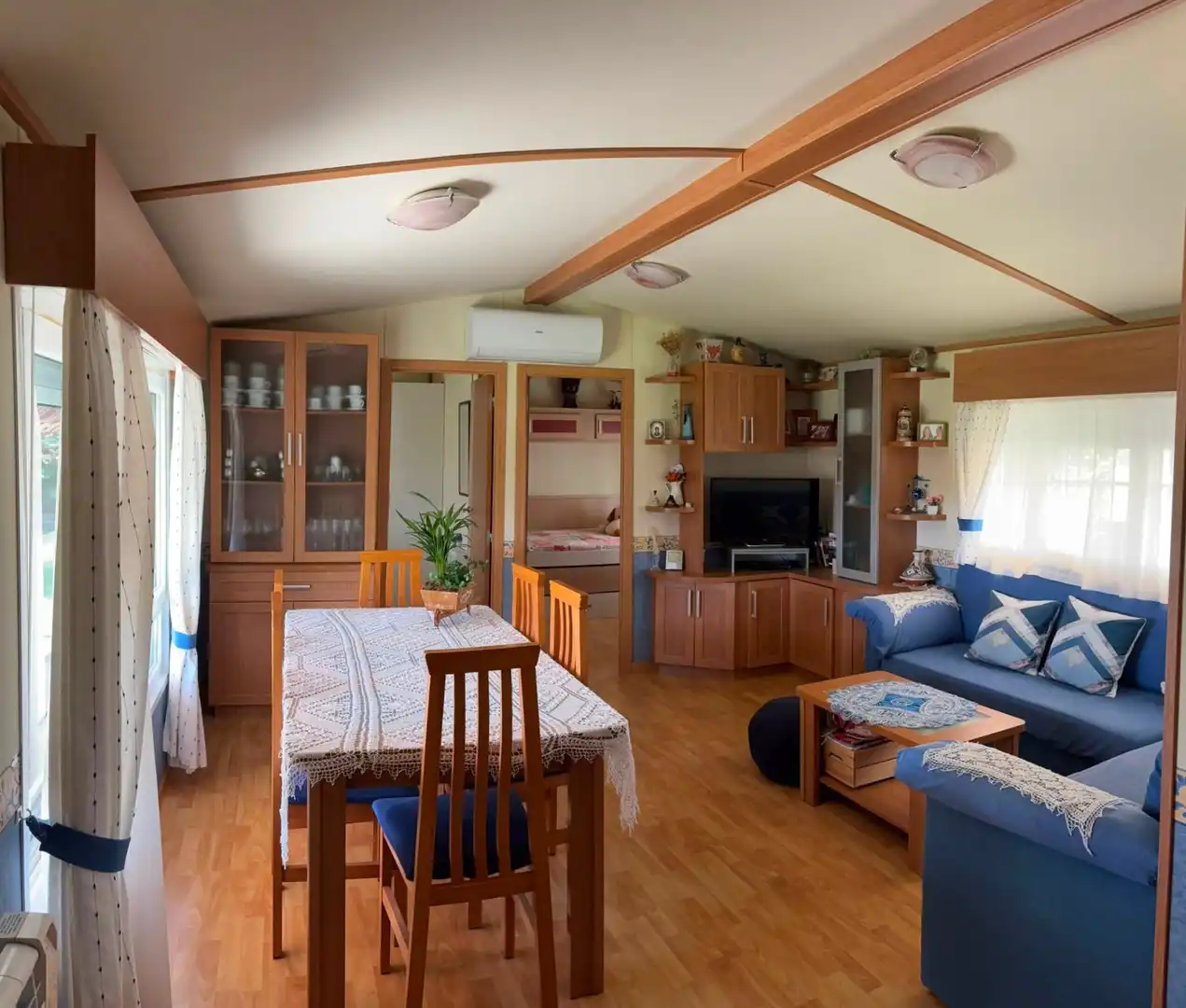 Sala d'estar de Casa o xalet en venda en Agoncillo amb Aire condicionat i Moblat