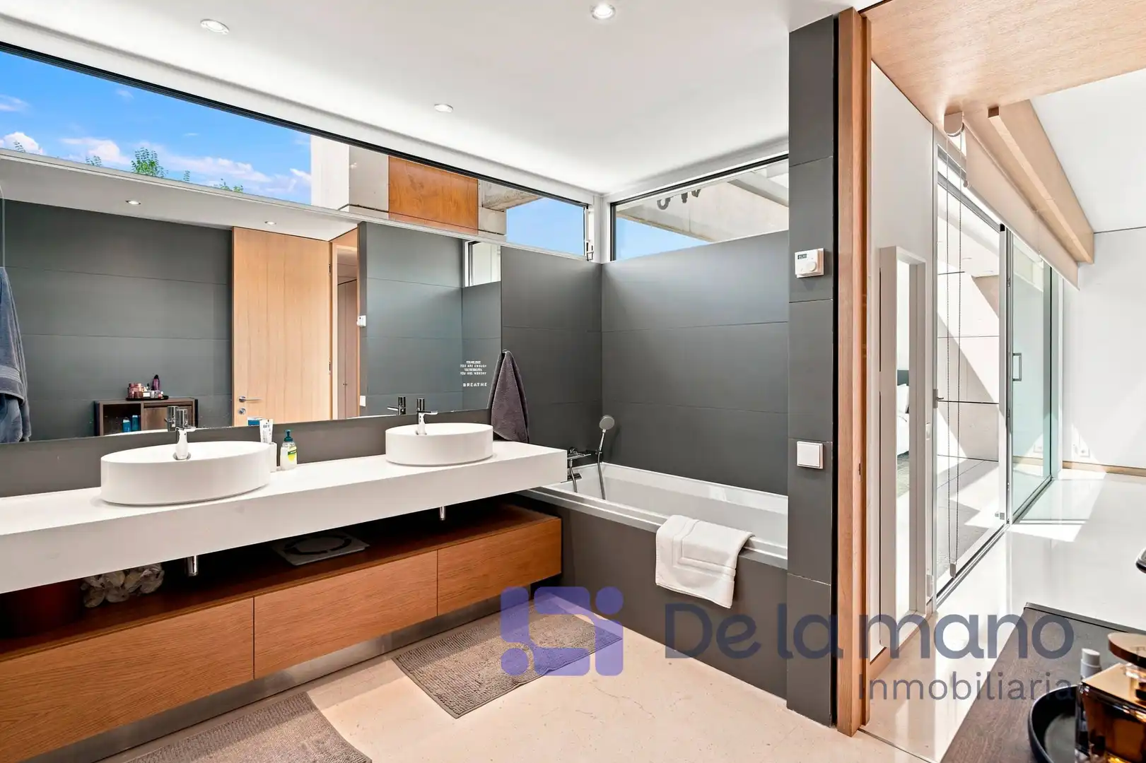 Bathroom of Houses for sale in Madrid  with Air Conditioner, Heating and Private garden