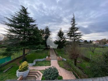 Casa amb jardí en venda a Coles
