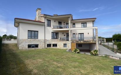 Vista exterior de Casa o xalet en venda en Gozón amb Terrassa