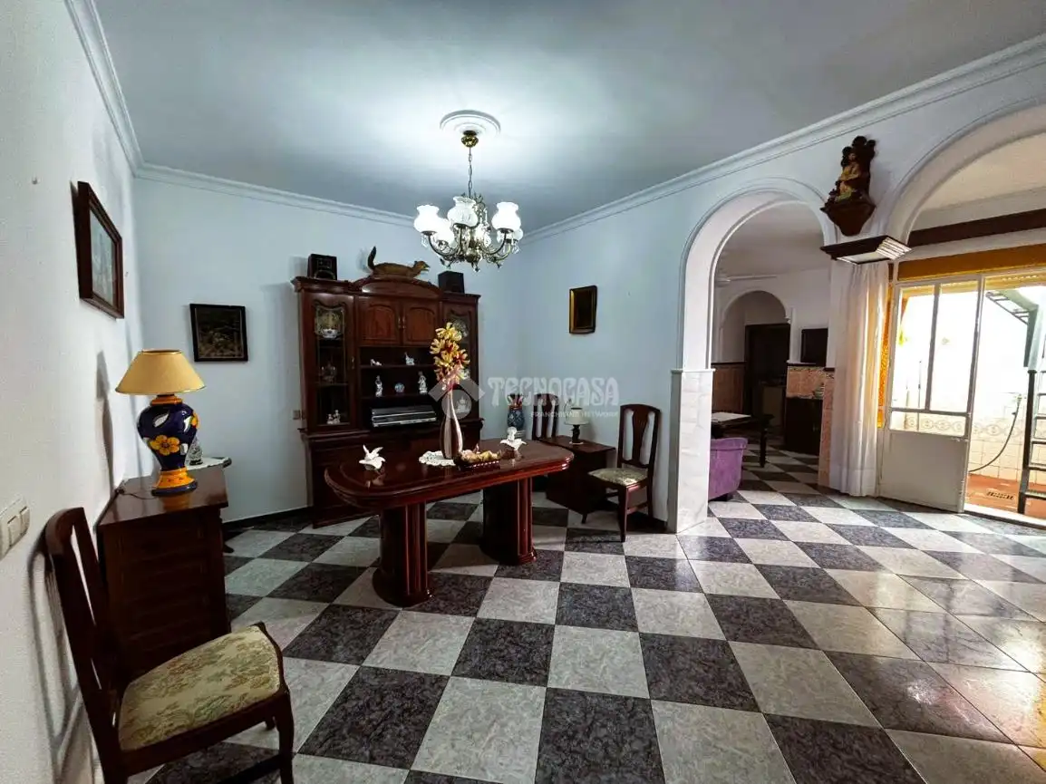 Casa adosada en venta en Pilas