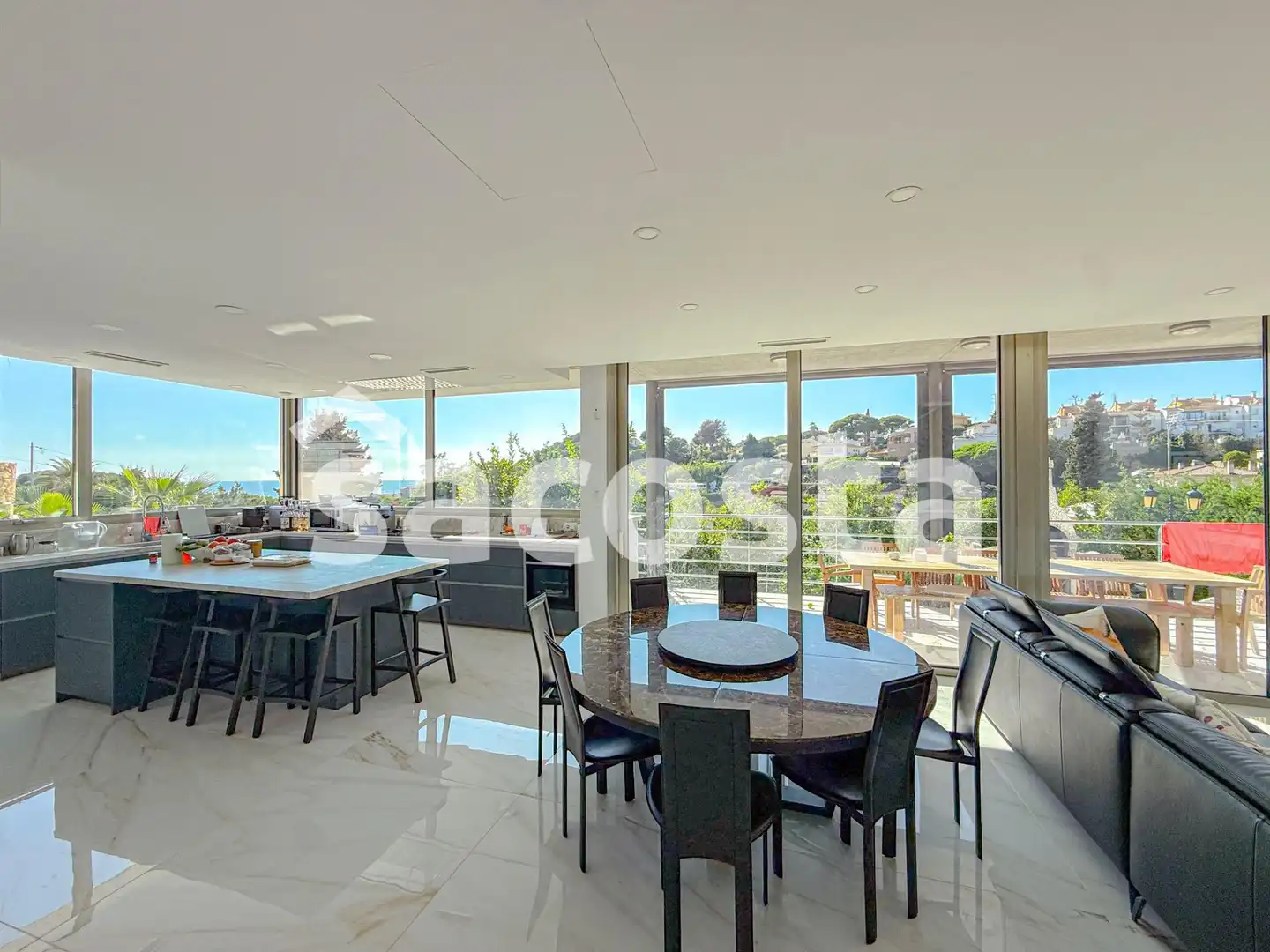Menjador de Casa o xalet en venda en Lloret de Mar amb Aire condicionat, Jardí privat i Terrassa