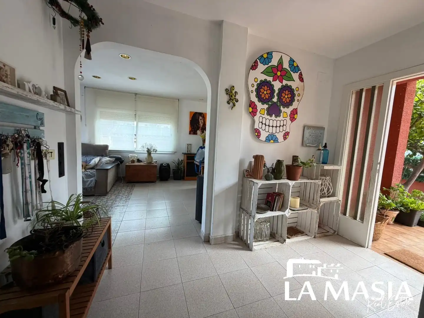 Sala d'estar de Casa adosada en venda en Sant Pere de Ribes amb Aire condicionat i Jardí privat